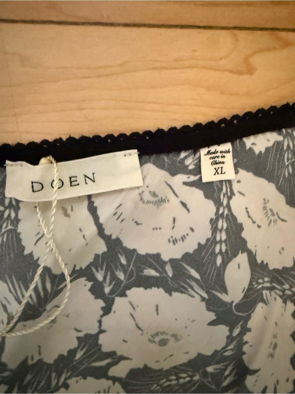DÔEN ELOWETTE Skirt Noir Fleurs D’Anemone Floral Lace-Hem skirt size XL NWT - Picture 5 of 9